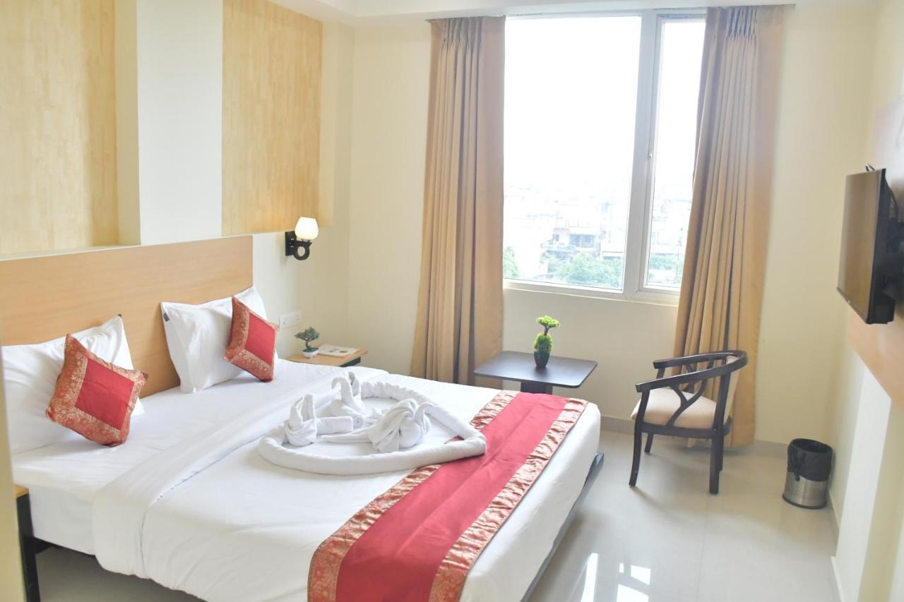 Hotel Yatharth Inn Benares Buitenkant foto