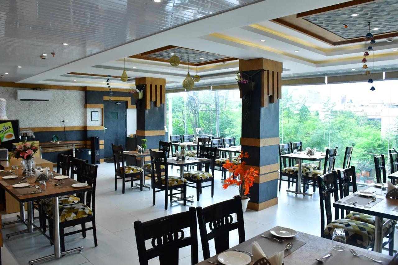 Hotel Yatharth Inn Benares Buitenkant foto